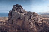 Stonehenge : Nuraghe del Monte Arrubiu-Quirra
